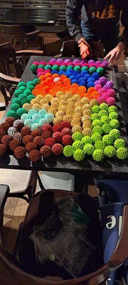 Foto van LEGO-ballen in veel verschillende kleuren